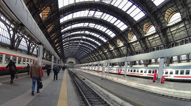 Центральный железнодорожный вокзал в Милане