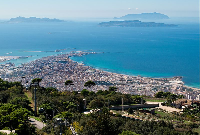 Город Трапани на острове Сицилия