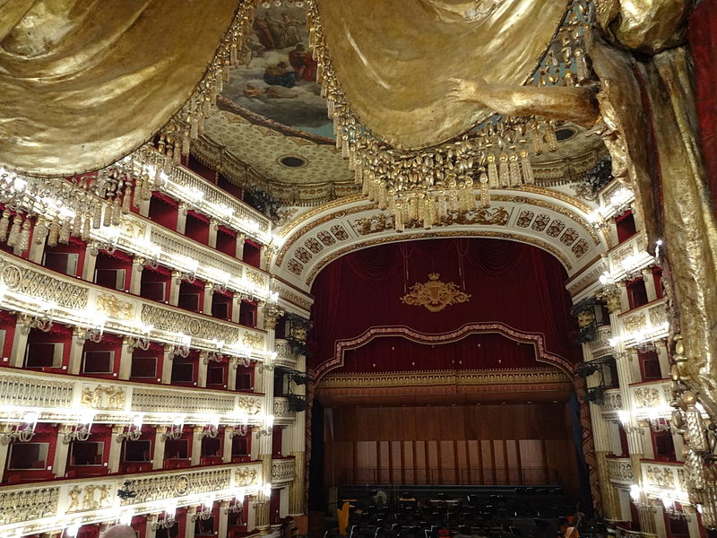 Оперный театр Сан-Карло в Неаполе