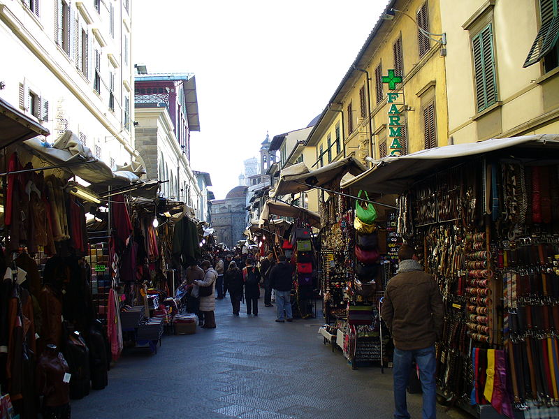 Уличные магазины в городе Флоренция