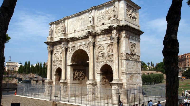 Триумфальная арка Константина в Риме