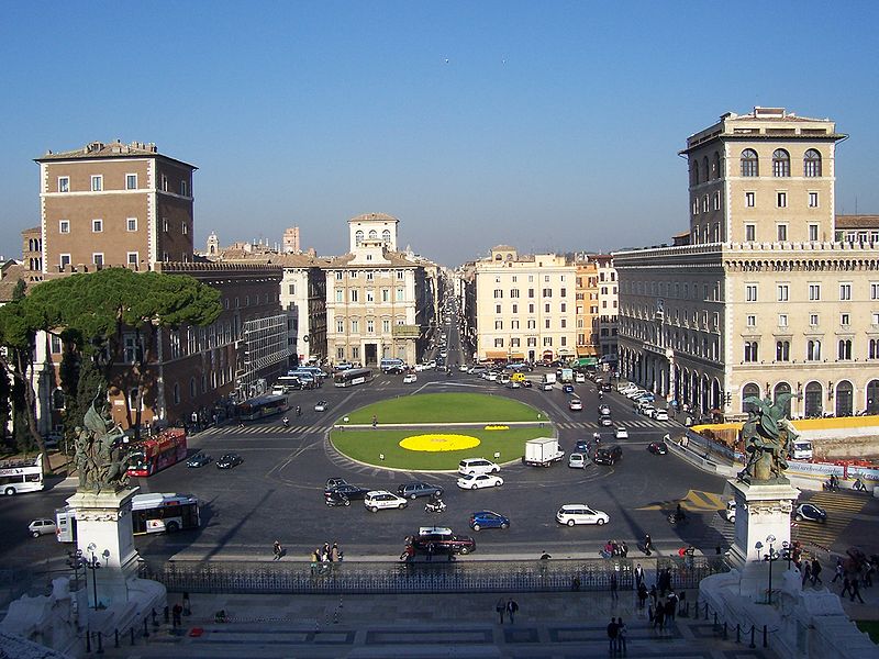 Вид на площадь Венеции в Риме