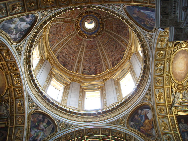 Красивый вид на потолок в базилике Санта-Мария-Маджоре в Риме