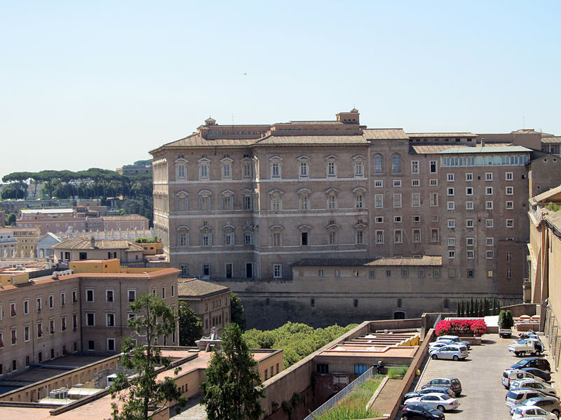 Вид на Апостольский дворец Ватикана