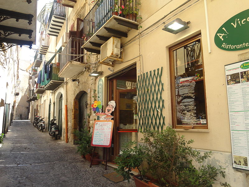 Рестораны и кафе в городе Чефалу в Италии