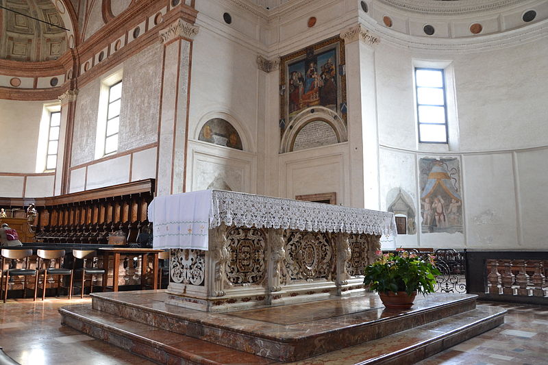 Красивое фото церкви Санта-Мария-делле-Грацие в Милане