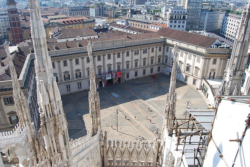 Королевский дворец в городе Милан