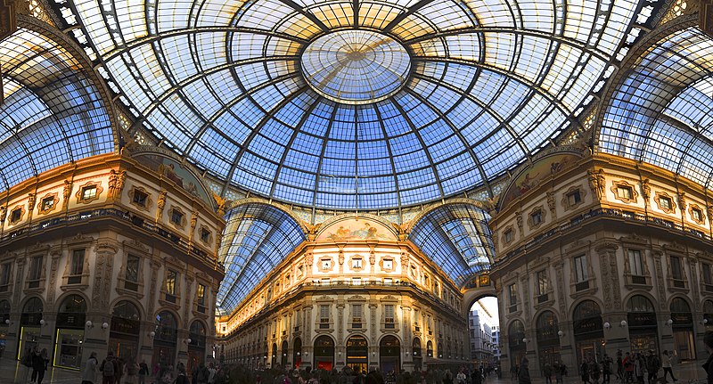 Красивый вид Галереи Виктора Эммануила II в Милане