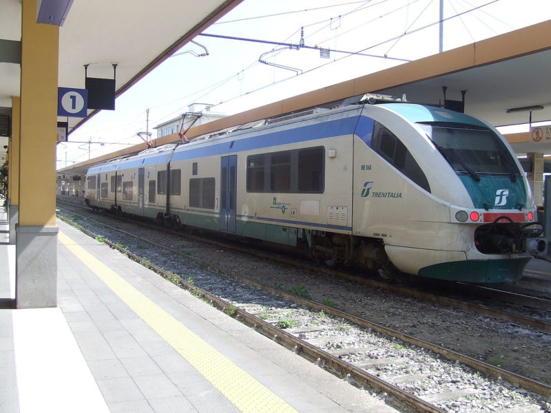 Центральный железнодорожный вокзал в Катании