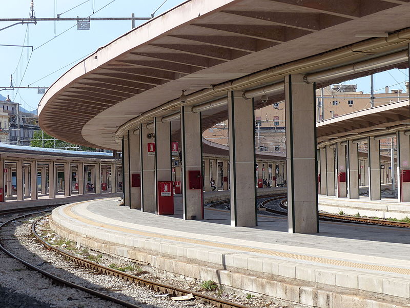 Центральный железнодорожный вокзал в Палермо