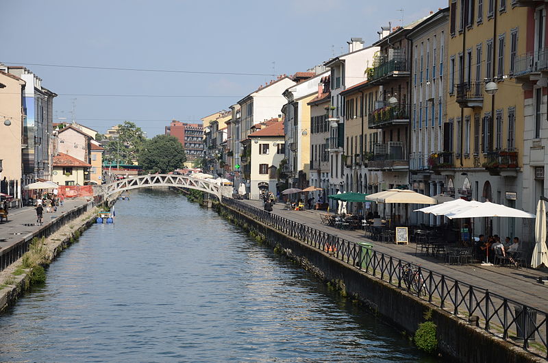Канал Навильо-Гранде в городе Милан