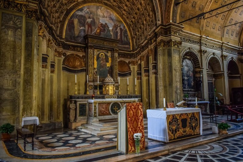 Фото базилики Санта Мария прессо Сан Сатиро в Милане