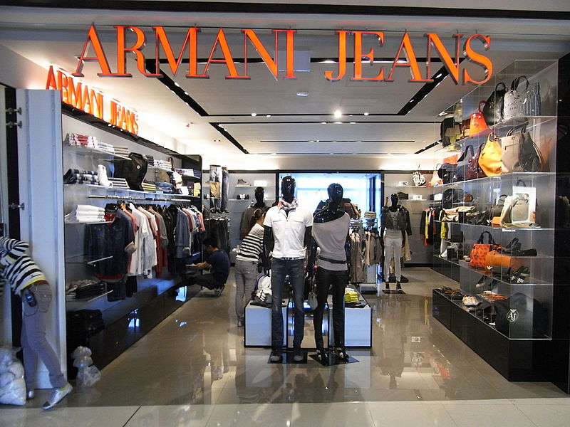 Магазины одежды Giorgio Armani в Италии