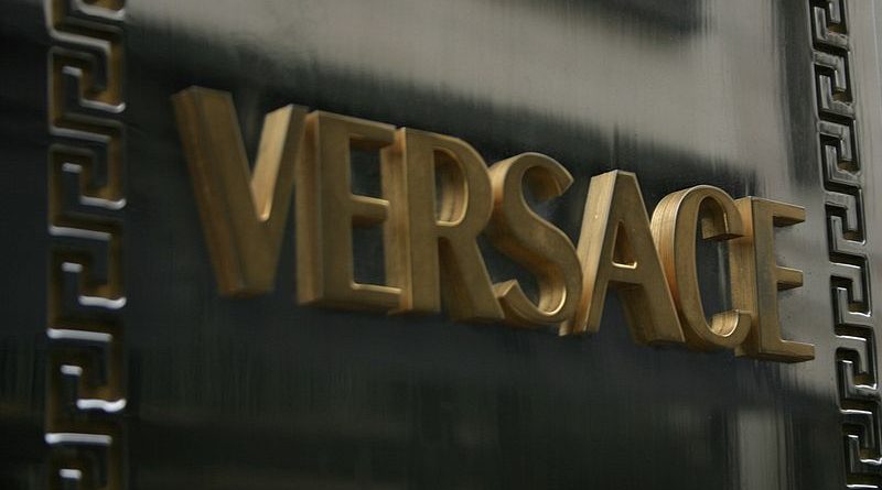 Магазины Versace