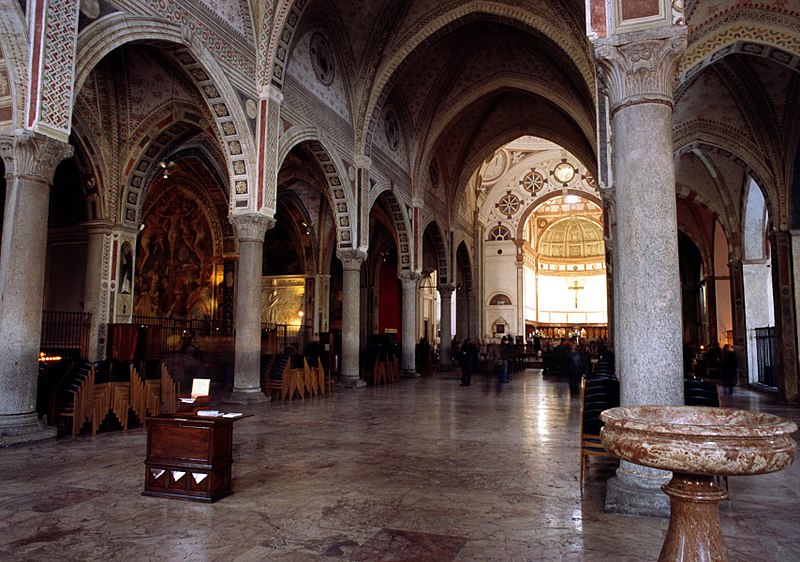 Внутренний интерьер церкви Санта-Мария-делле-Грацие в Милане