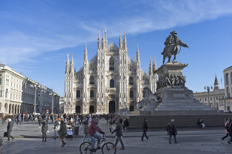 Красивое фото собора в Милане
