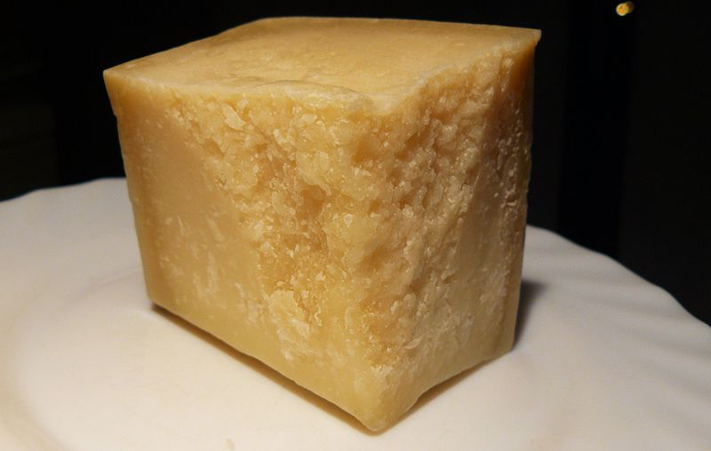 Итальянский сыр Грана Падано
