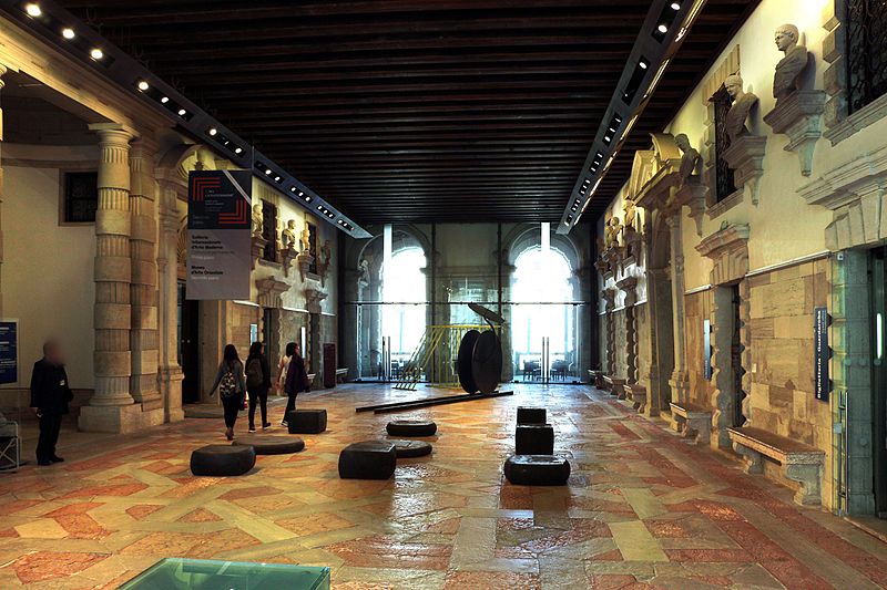 Музей в дворце Ка-Пезаро в Венеции