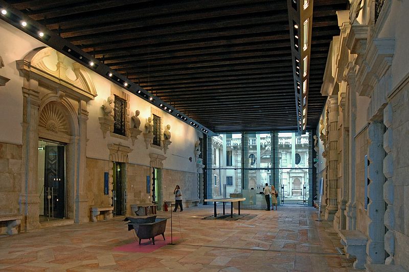 Музей современного искусства во дворце Ка-Пезаро в Венеции