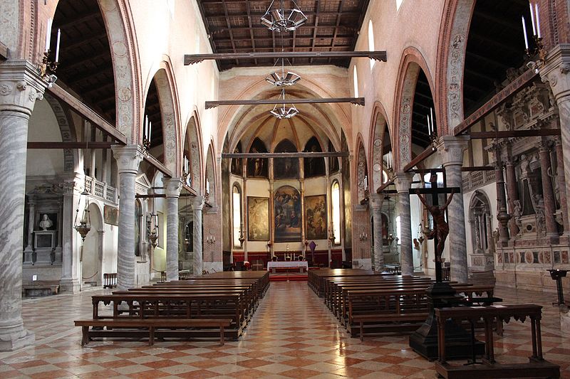 Внутренний интерьер церкви Мадонна-дель-Орто