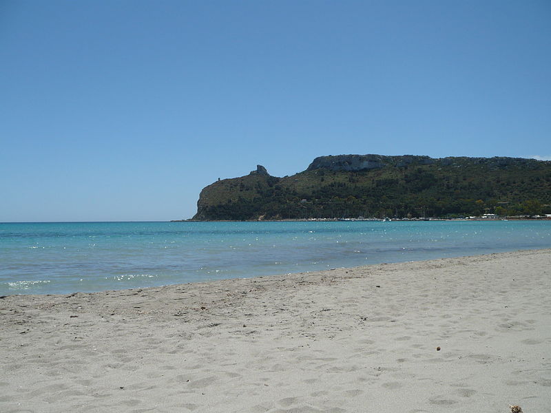 Пляж Поэтто в городе Кальяри