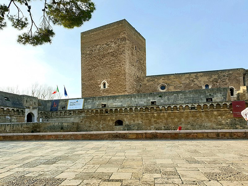 Замок Castello Normanno Svevo в итальянском городе Бари