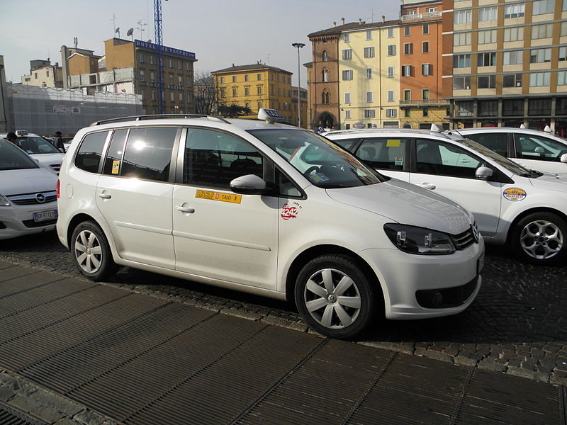 Заказ такси до аэропорта в Болонье