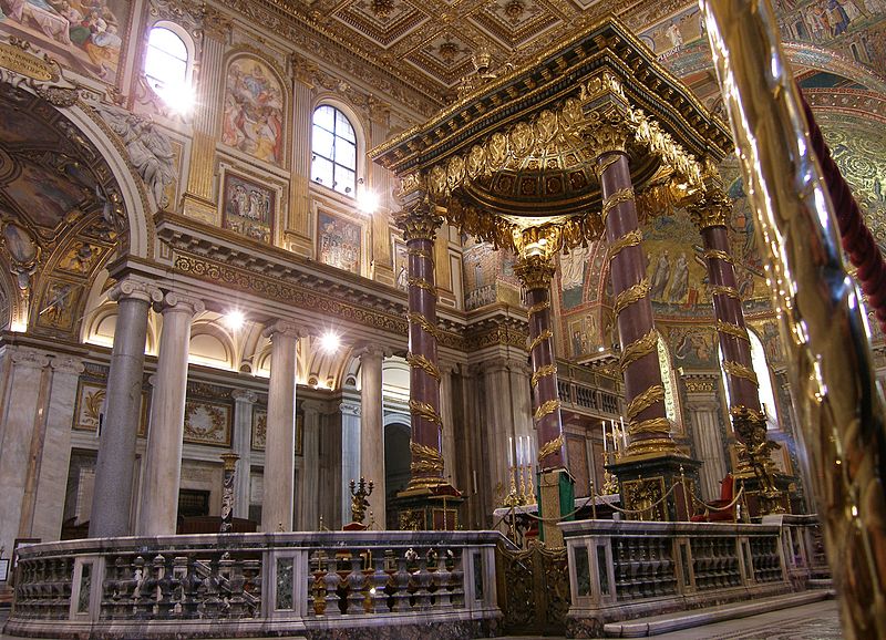 Папский алталь в храме Санта-Мария-Маджоре в Риме