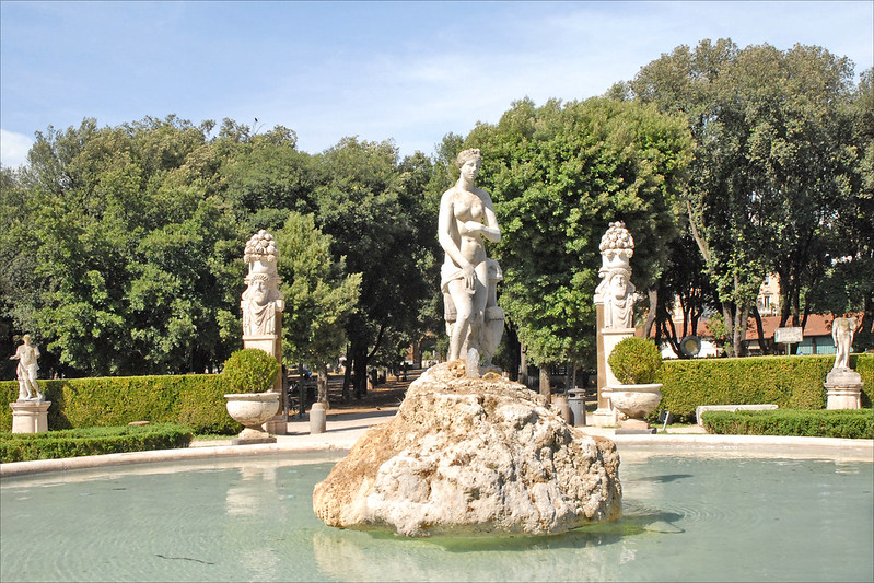 Скульптуры на вилле Боргезе в Риме