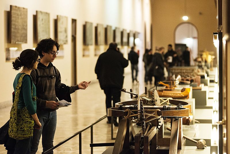 Экспонаты в музее науки и технологий Леонардо да Винчи в Милане