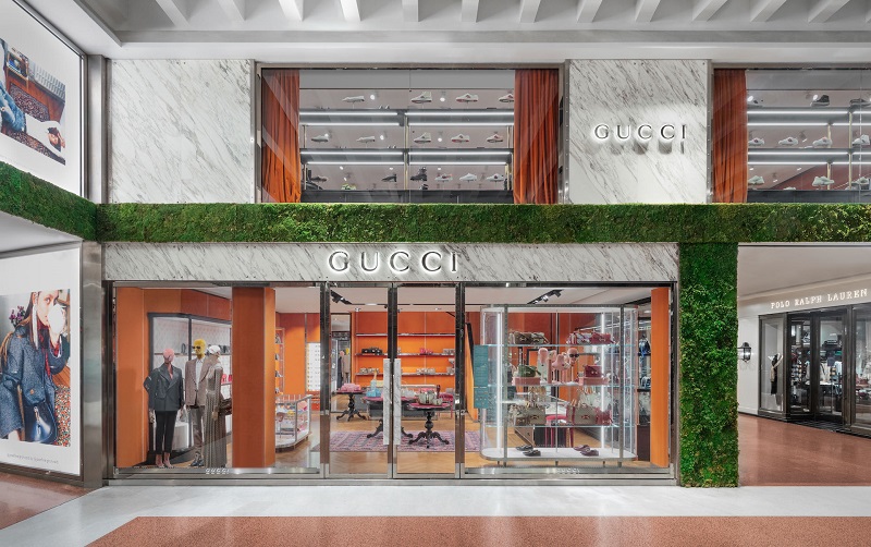 Магазин Gucci в галерее Cavour в Болонье