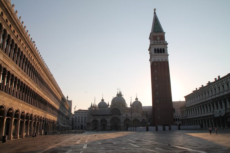 Площадь Святого Марка в Венеции рано утром