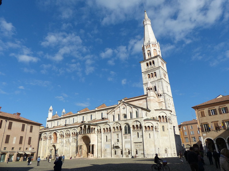 Кафедральный собор в итальянском городе Модена