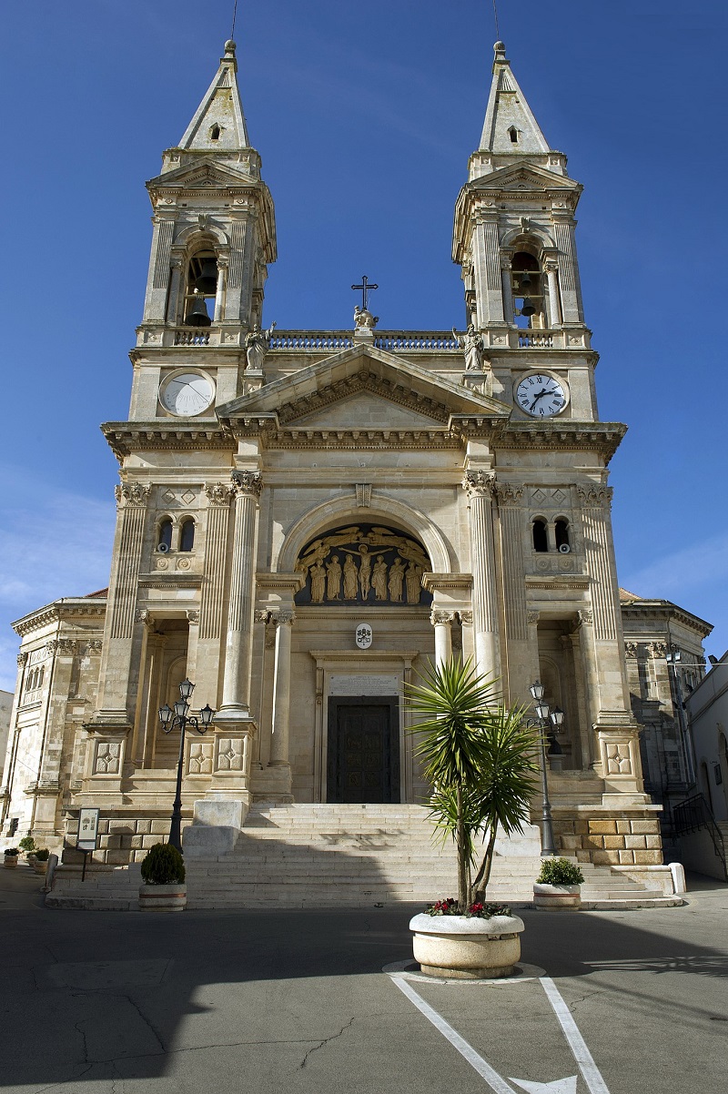 Кафедральный собор в итальянском городе Альберобелло