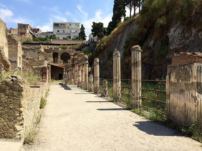 Старинный город Геркуланум в Италии
