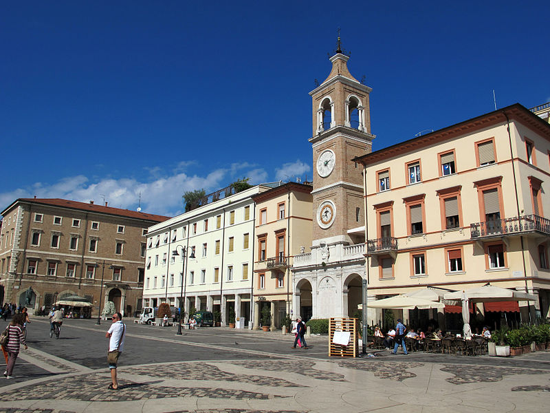 Площадь Тре Мартири в итальянском городе Римини