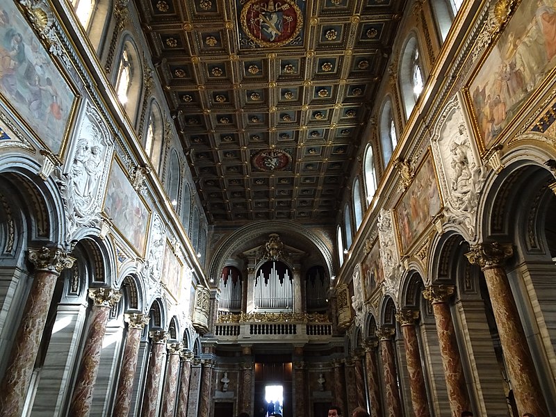 Посещение церкви Сан-Марко-Евангелиста в городе Рим