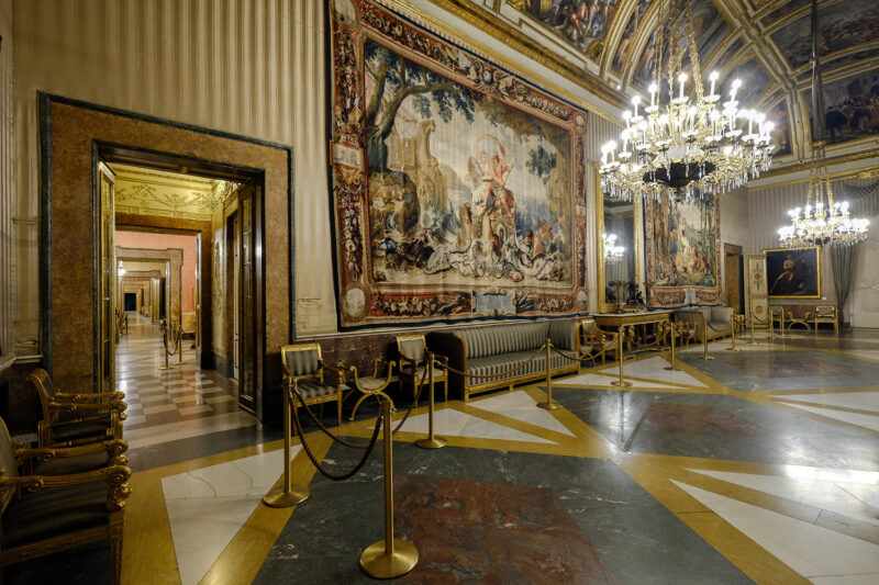 Картины в Королевском дворце в Неаполе