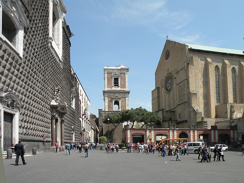 Церковь Санта-Кьяра в Неаполе