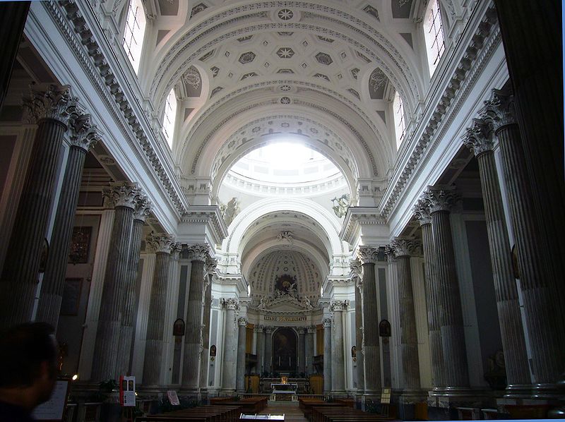 Посещение церкви Santissima Annunziata Maggiore в Неаполе