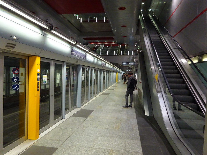Станция метро Lingotto в метрополитене города Турин