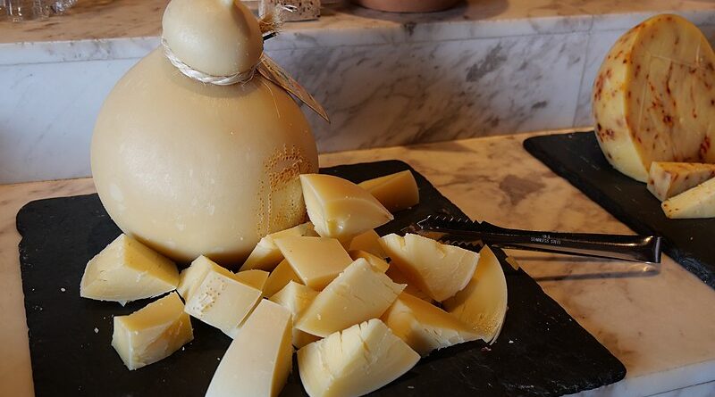 Итальянский сыр Качокавалло